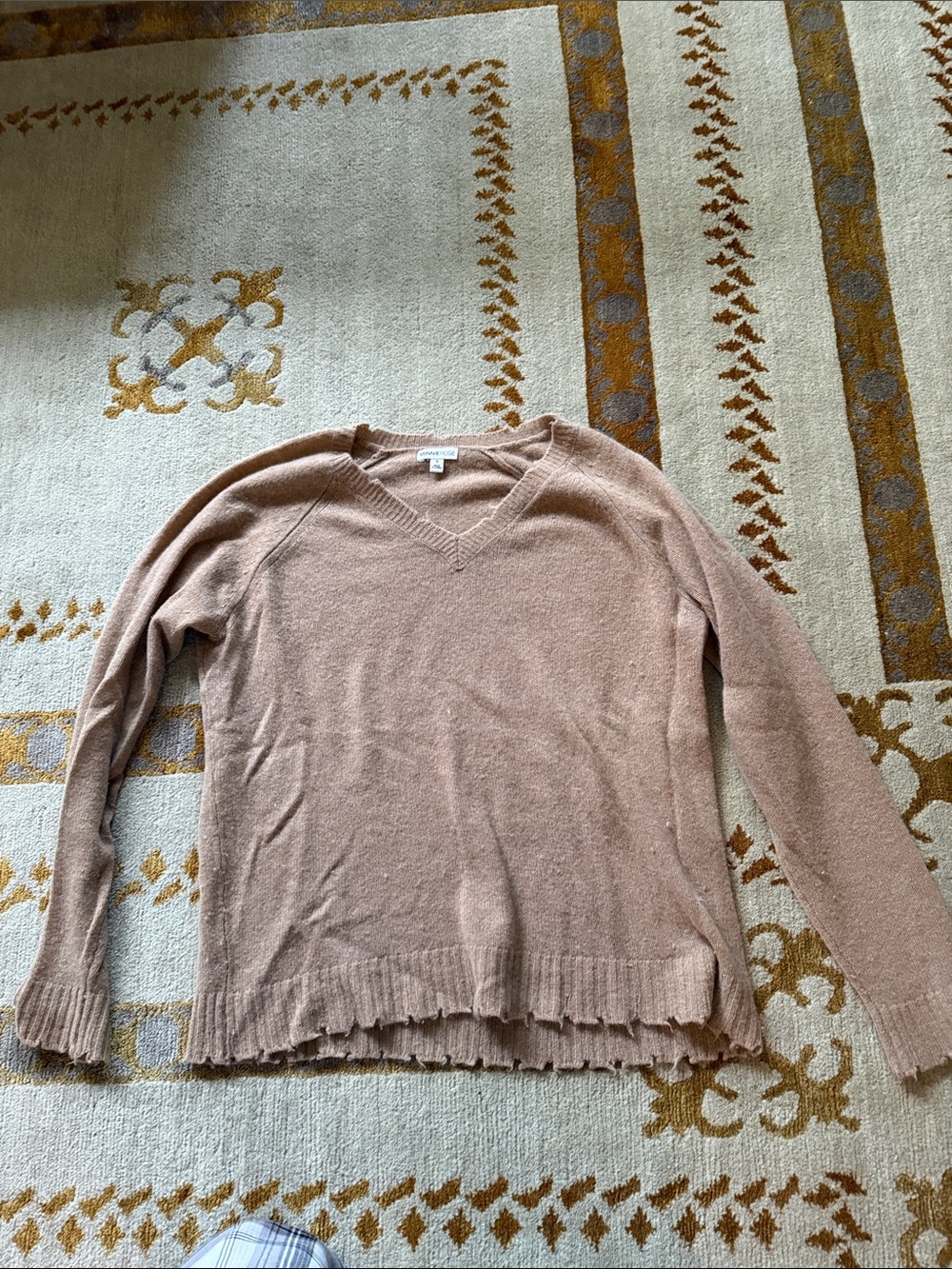 Minnie Rose Lightweight V‑Neck Sweater in Dusty Mauve